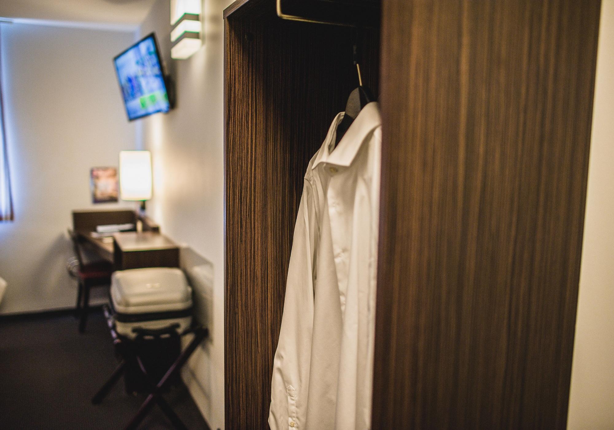 Dc Hotel Charleroi Airport 外观 照片