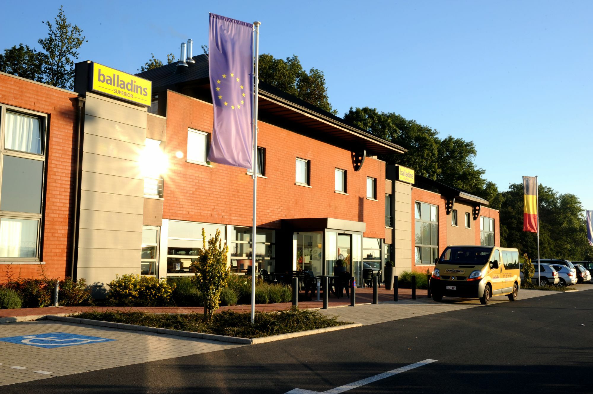 Dc Hotel Charleroi Airport 外观 照片